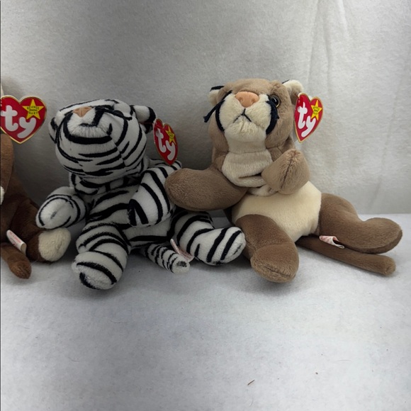 Ty Stuffed Animal Set of 4: Stripes, Pounce, Blizzard, & Canyon - Picture 4 of 12